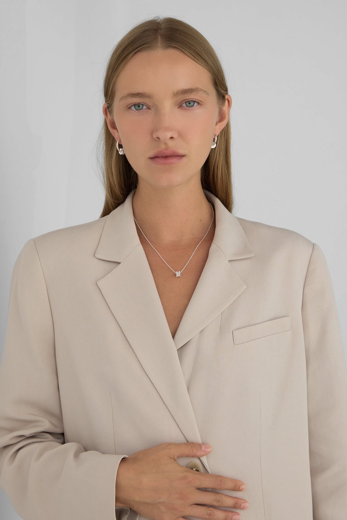 MINIMAL CHAIN WITH PENDANT