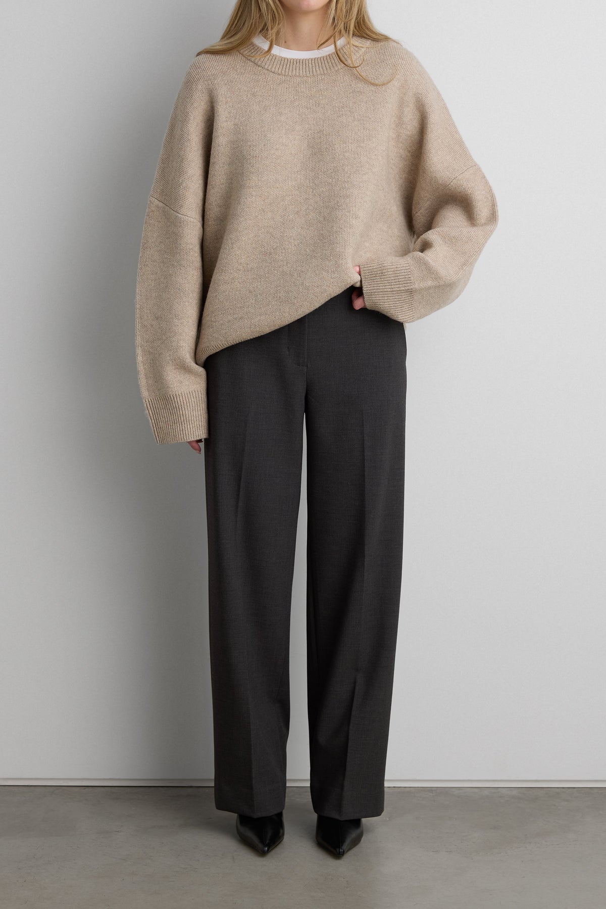 CREWNECK SWEATER