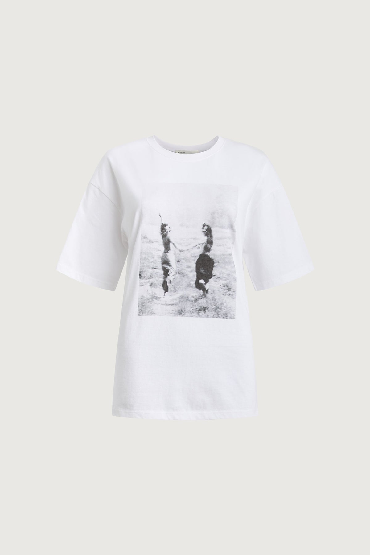 FRIENDSHIP GRAPHIC T-SHIRT
