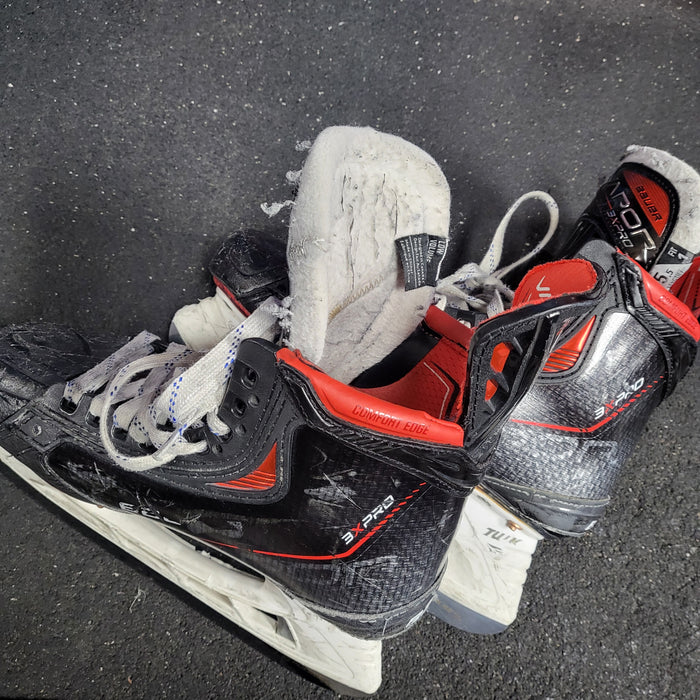 Used Bauer Vapor 3XPRO Hockey Skates Size 5.5