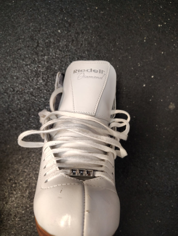 Used Riedell 133 Diamond Figure Skates Size 4