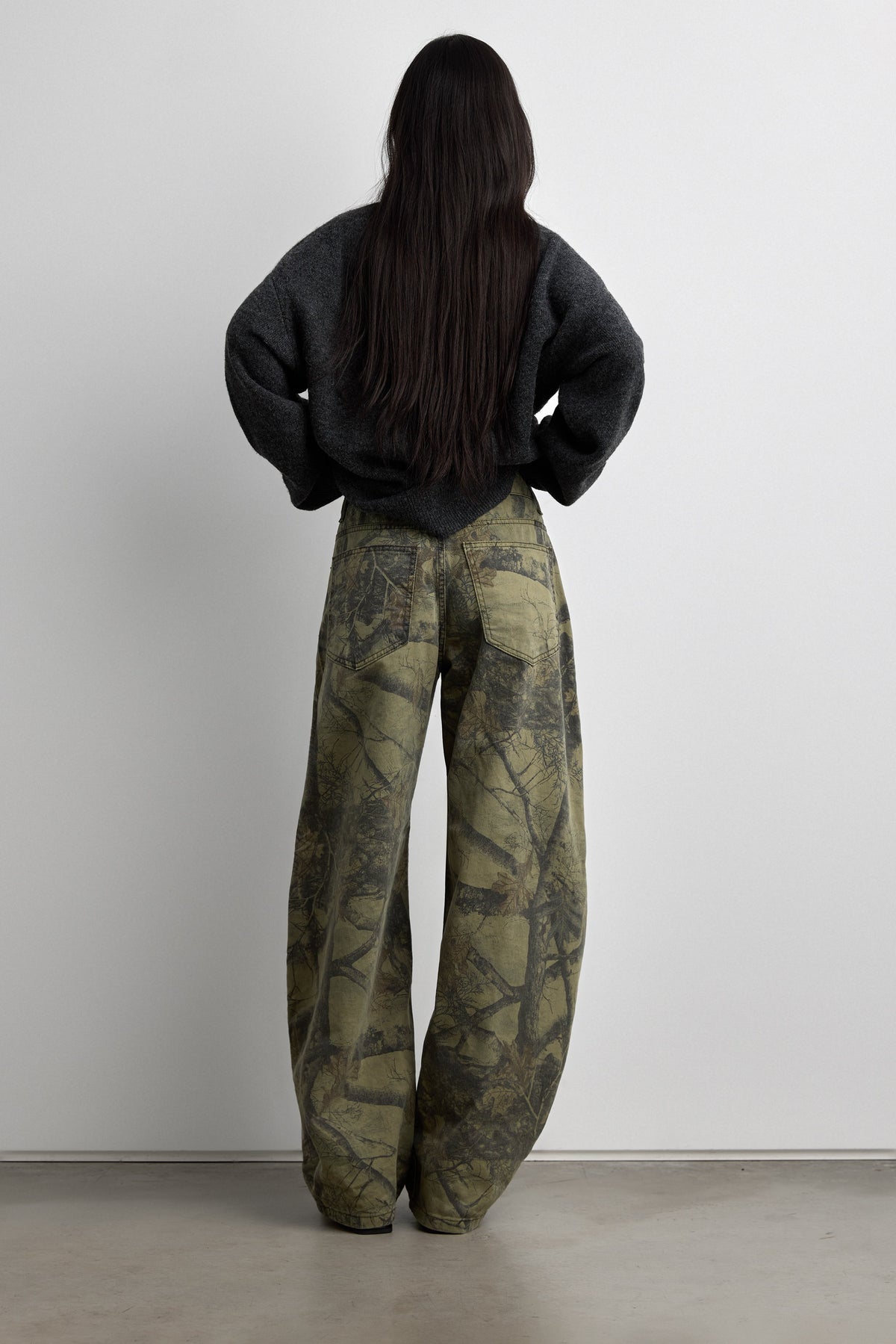 CAMO PRINT BARREL LEG PANT