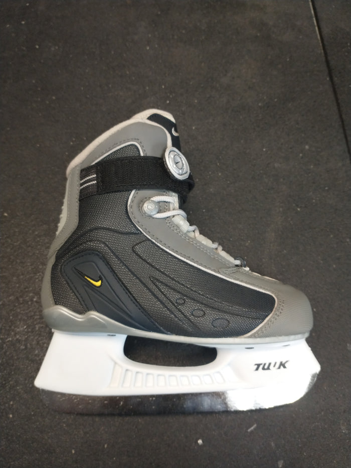 Nike Ice Skates Size Youth 1