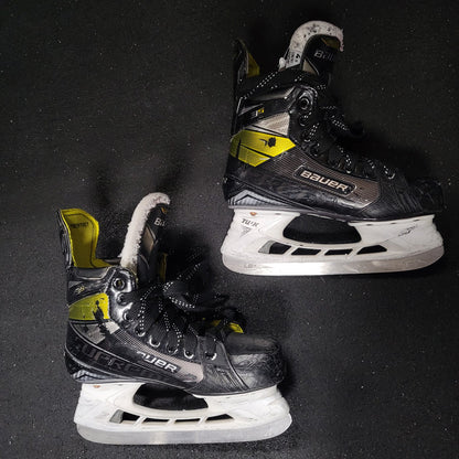 Used Bauer Supreme Black/Gold Hockey Skates Size 4.5
