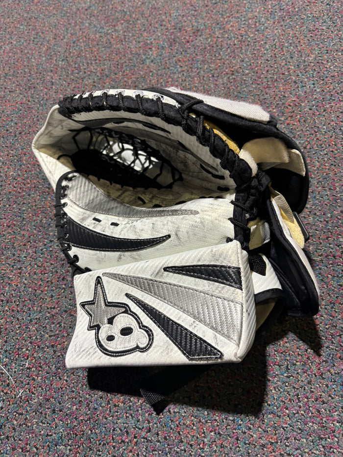 Used Regular Brians Zero G Intermediate Goalie Glove