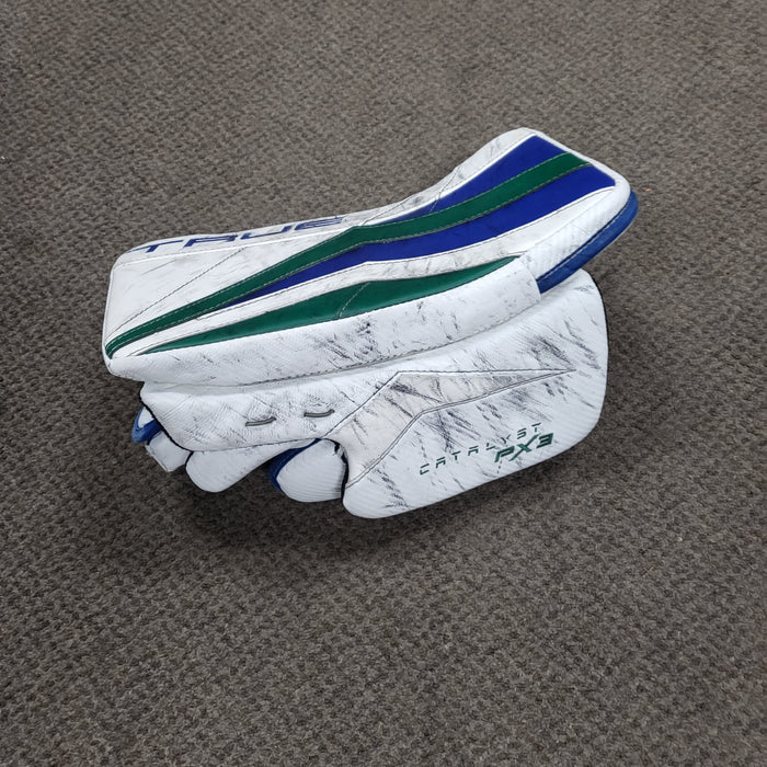 Used True Catalyst PX3 Sr. Goalie Blocker