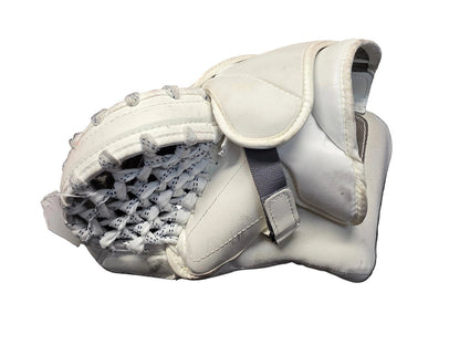 Used Warrior R/G7 Right Handed Goalie Glove Junior Size